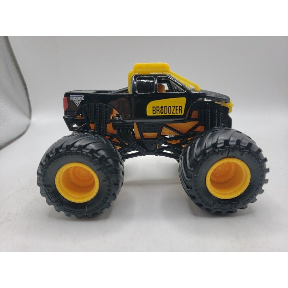 Spin Master Monster Jam INVERSE BRODOZER Truck